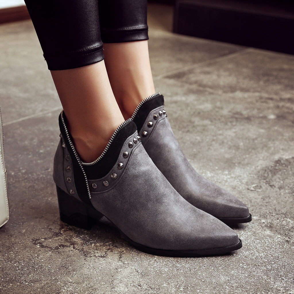 Laurence — Bottes à Clous