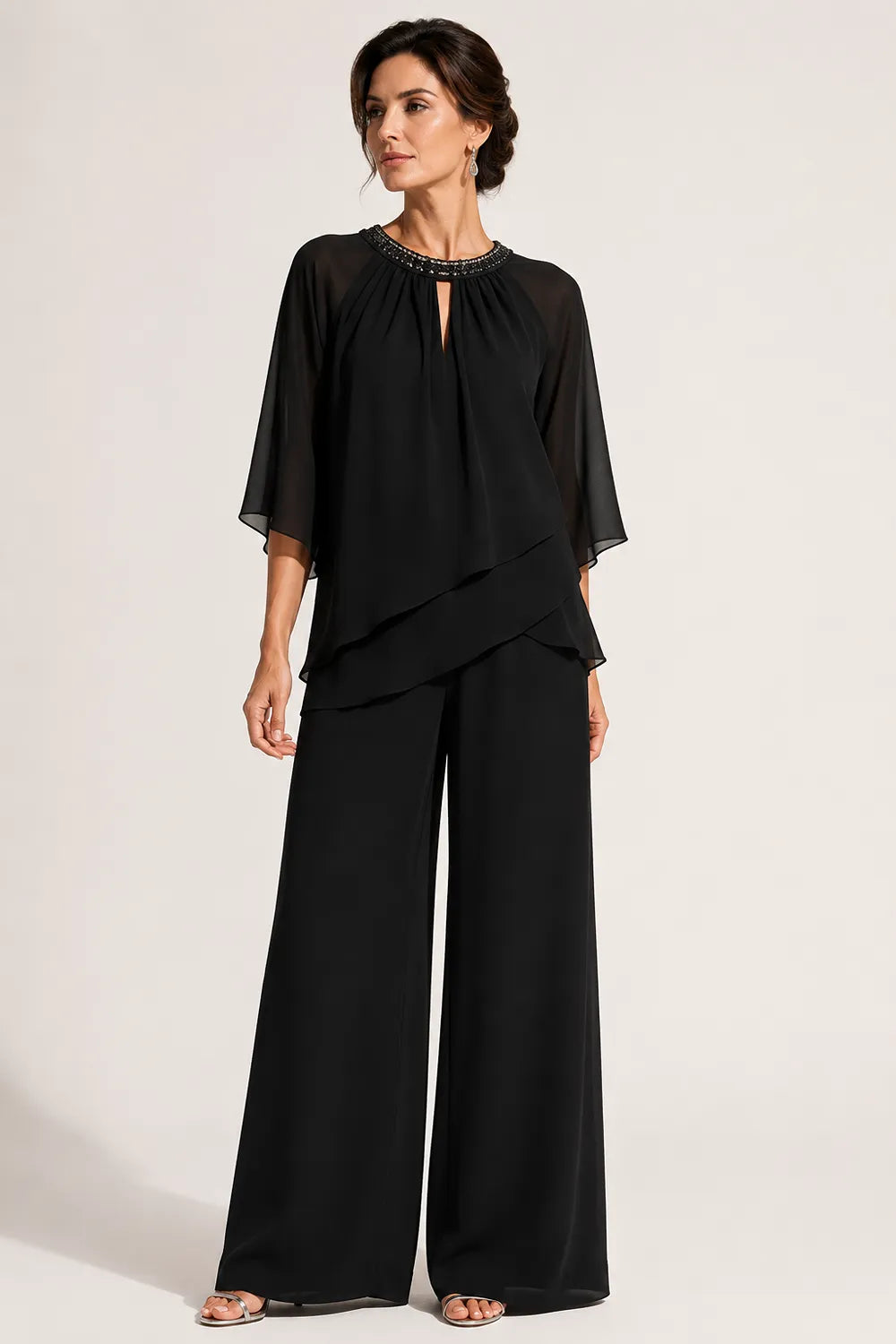 Dominique — Tailleur Pantalon, Col en Trou de Serrure