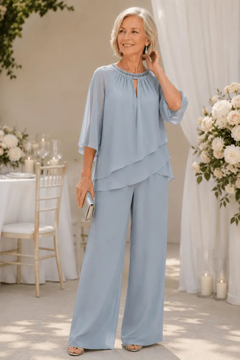 Dominique — Tailleur Pantalon, Col en Trou de Serrure