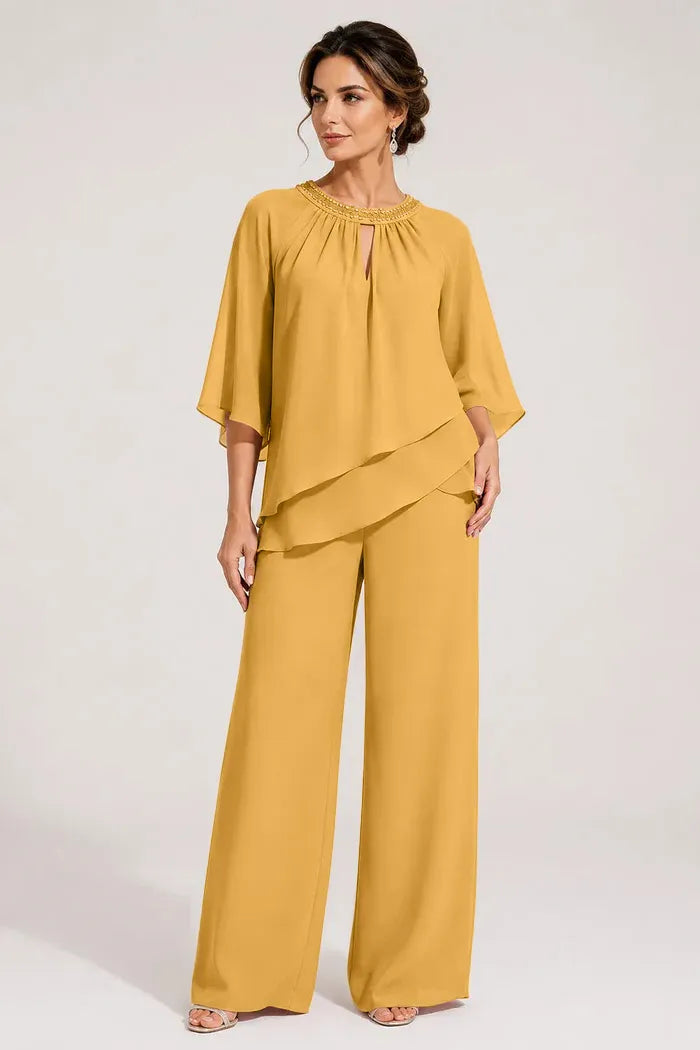 Dominique — Tailleur Pantalon, Col en Trou de Serrure