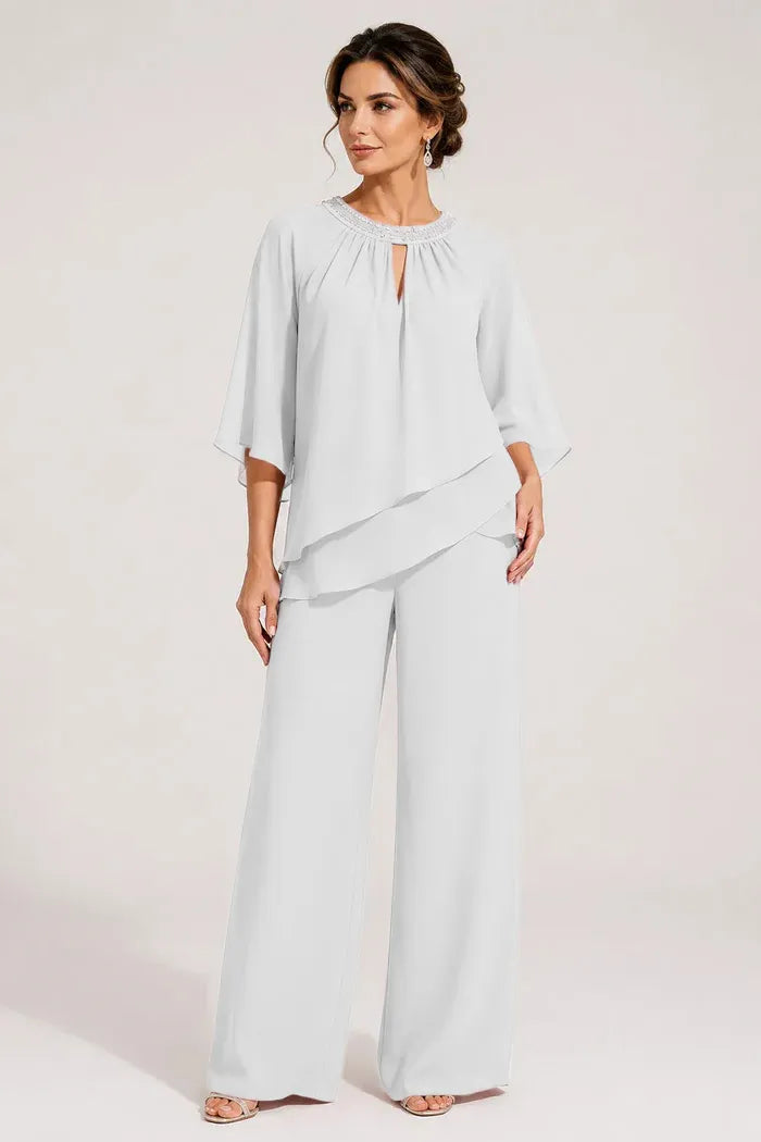 Dominique — Tailleur Pantalon, Col en Trou de Serrure