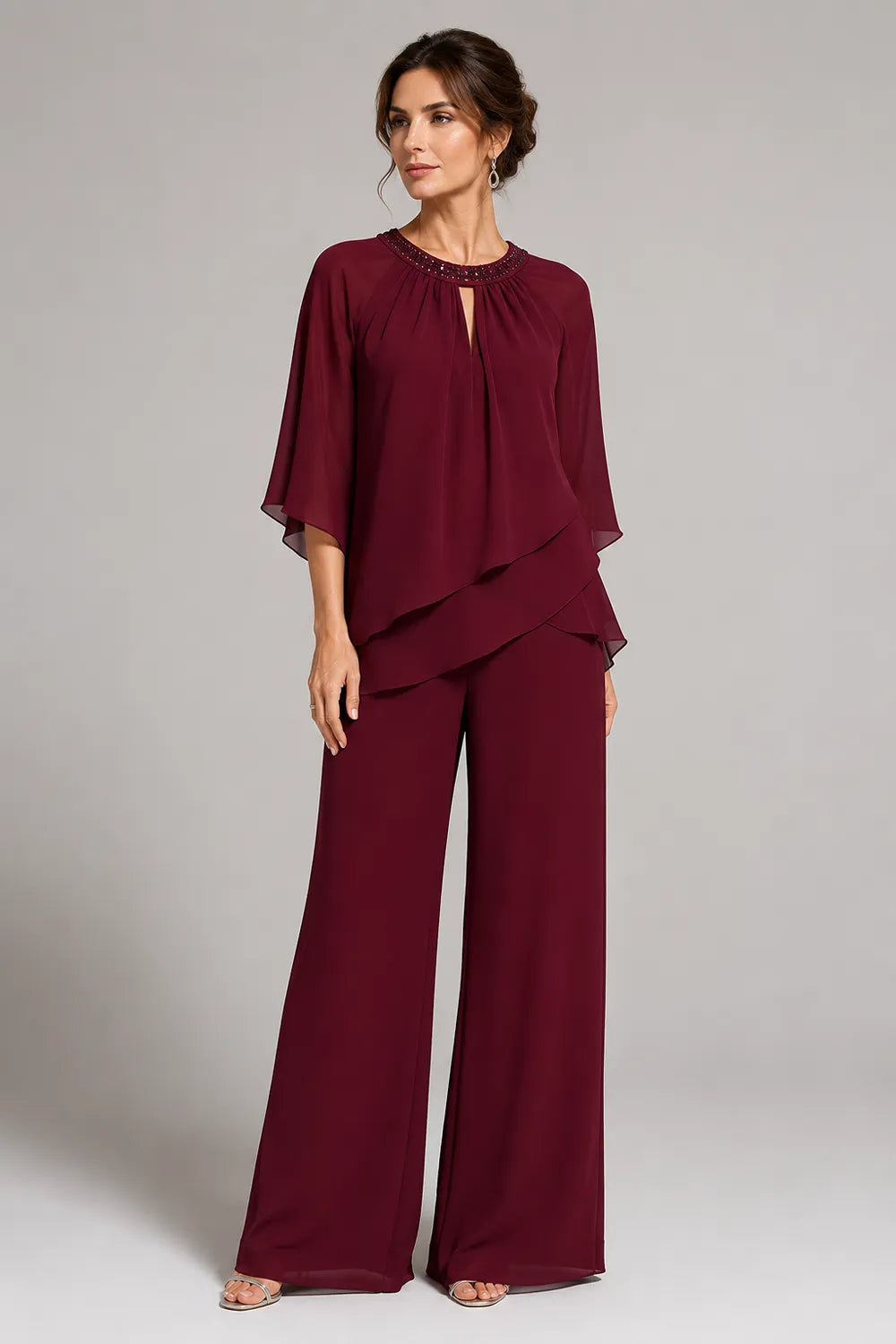 Dominique — Tailleur Pantalon, Col en Trou de Serrure